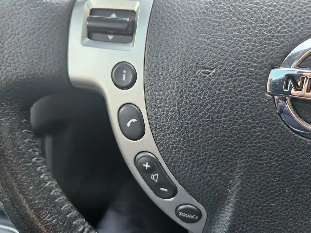 2012-nissan-qashqai-16-n-tec-big-21