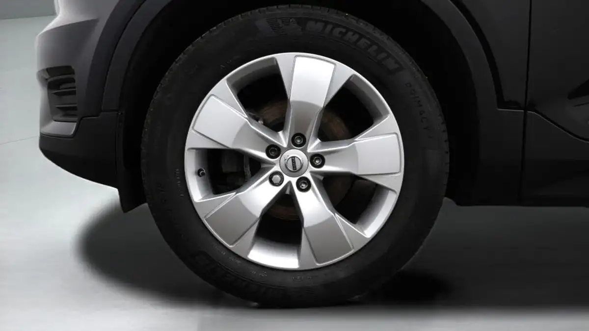 2021-volvo-xc40-15-t3-momentum-163bhp-big-18