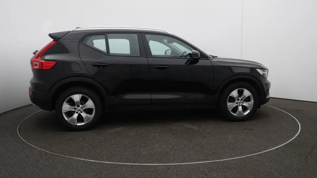 2021-volvo-xc40-15-t3-momentum-163bhp-big-46