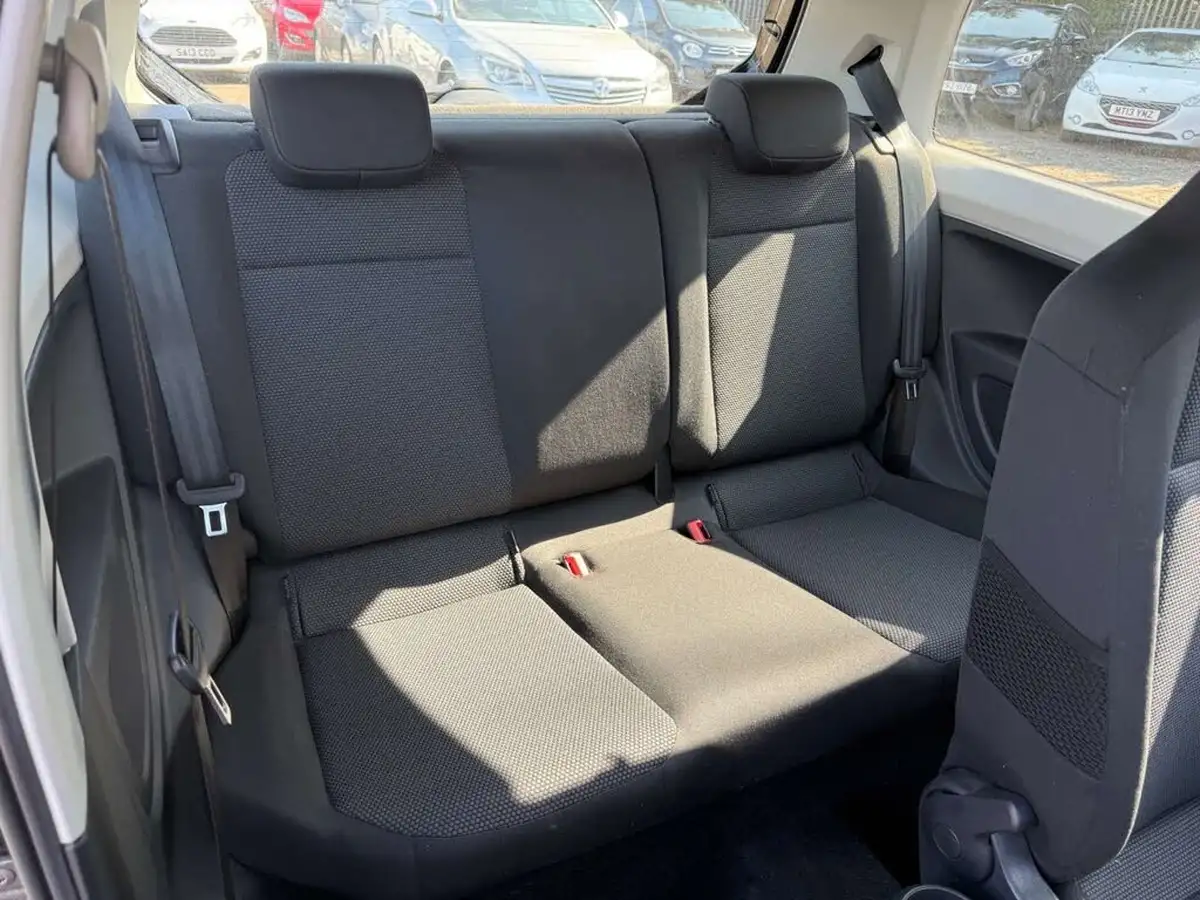 2013-skoda-citigo-10-elegance-74bhp-3d-big-10