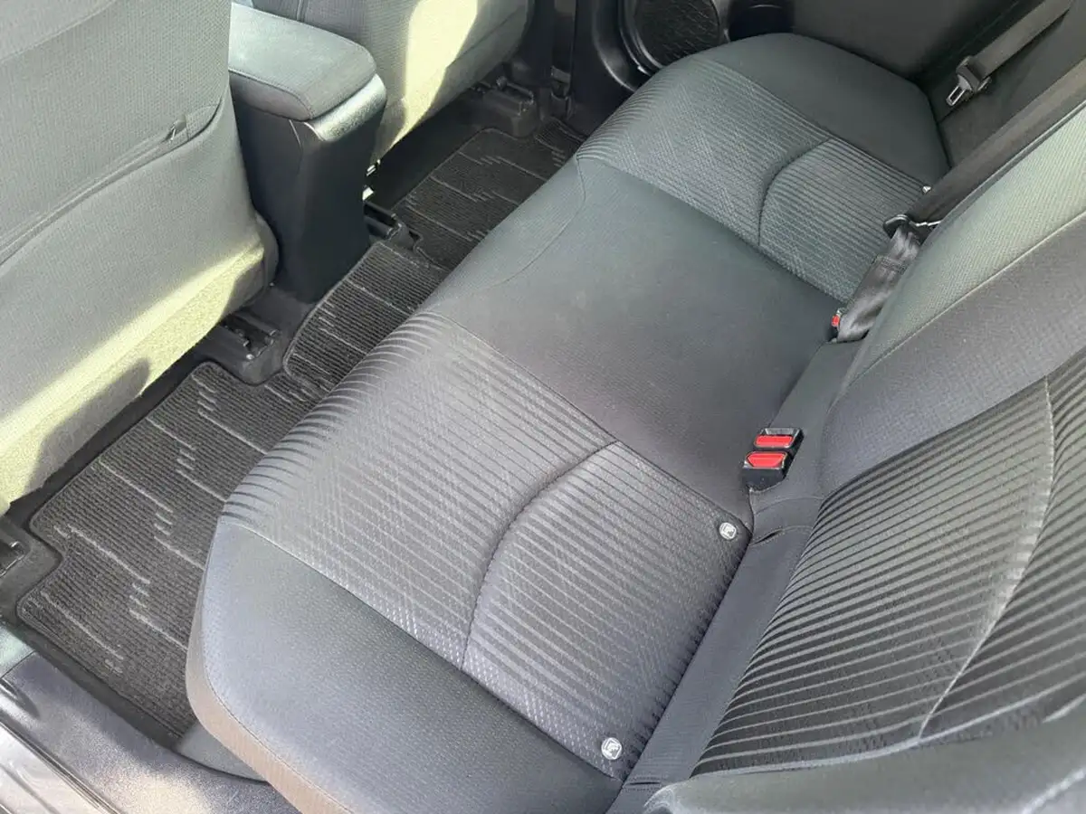 2019-toyota-prius-big-51