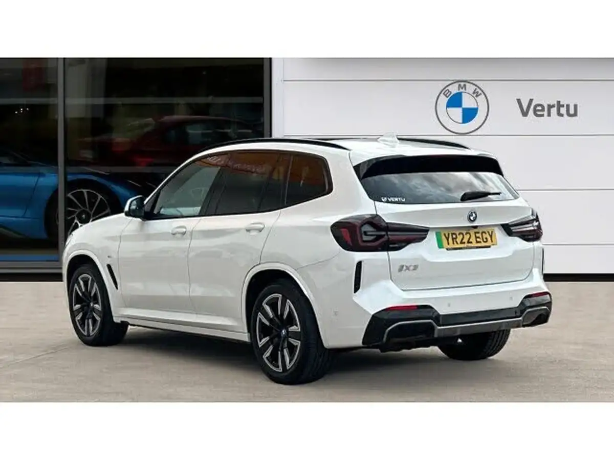 2022-bmw-ix3-e-m-sport-big-1