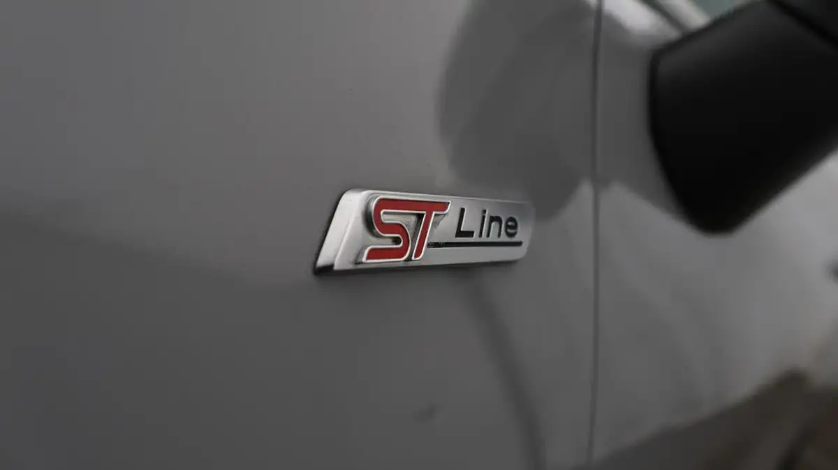 2023-ford-puma-suv-10-st-line-vignale-155ps-big-21