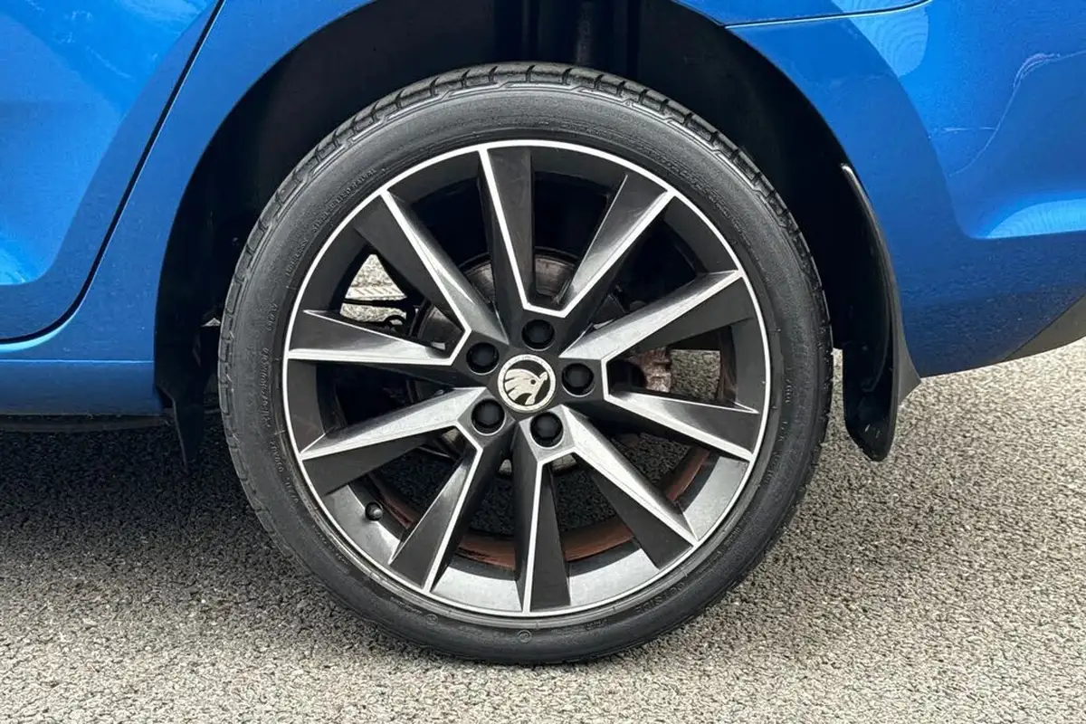 2017-skoda-rapid-spaceback-12-tsi-se-sport-big-11