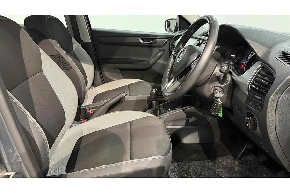 2018-skoda-fabia-10-tsi-se-95ps-ss-hatchback-big-17
