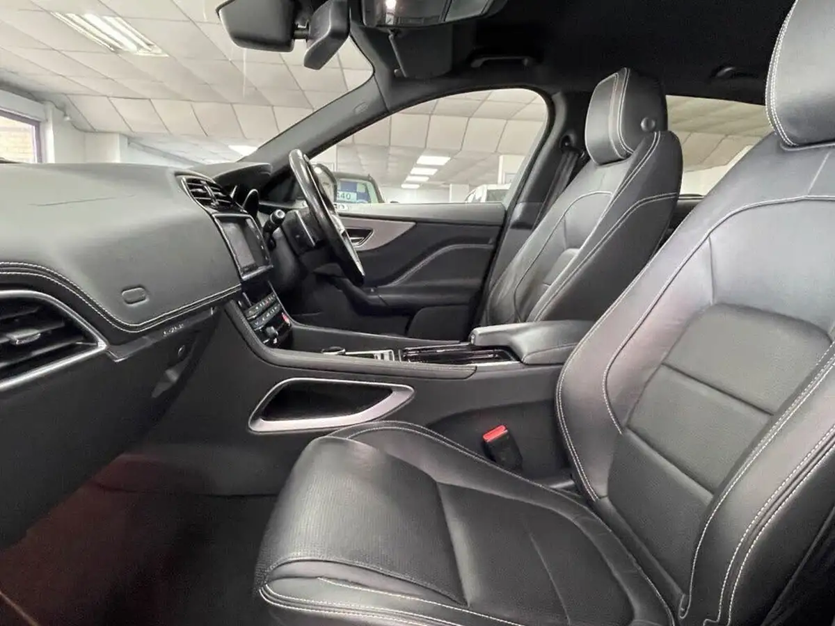 2018-jaguar-f-pace-20-i4d-r-sport-180ps-awd-auto-big-31