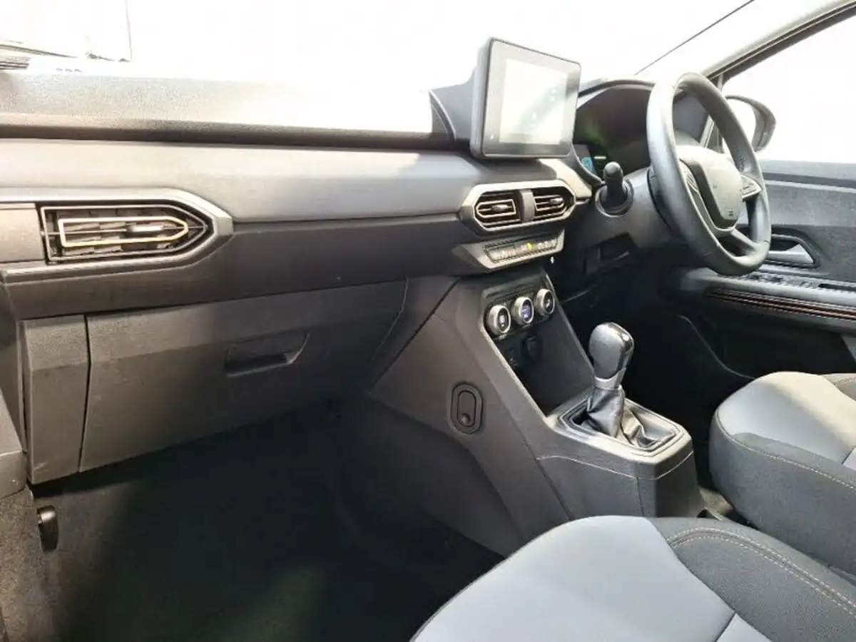 2024-dacia-jogger-16-tce-extreme-big-4