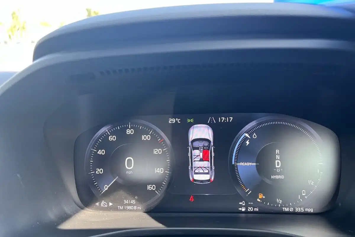 2021-volvo-xc40-15-t4-inscription-208bhp-big-6