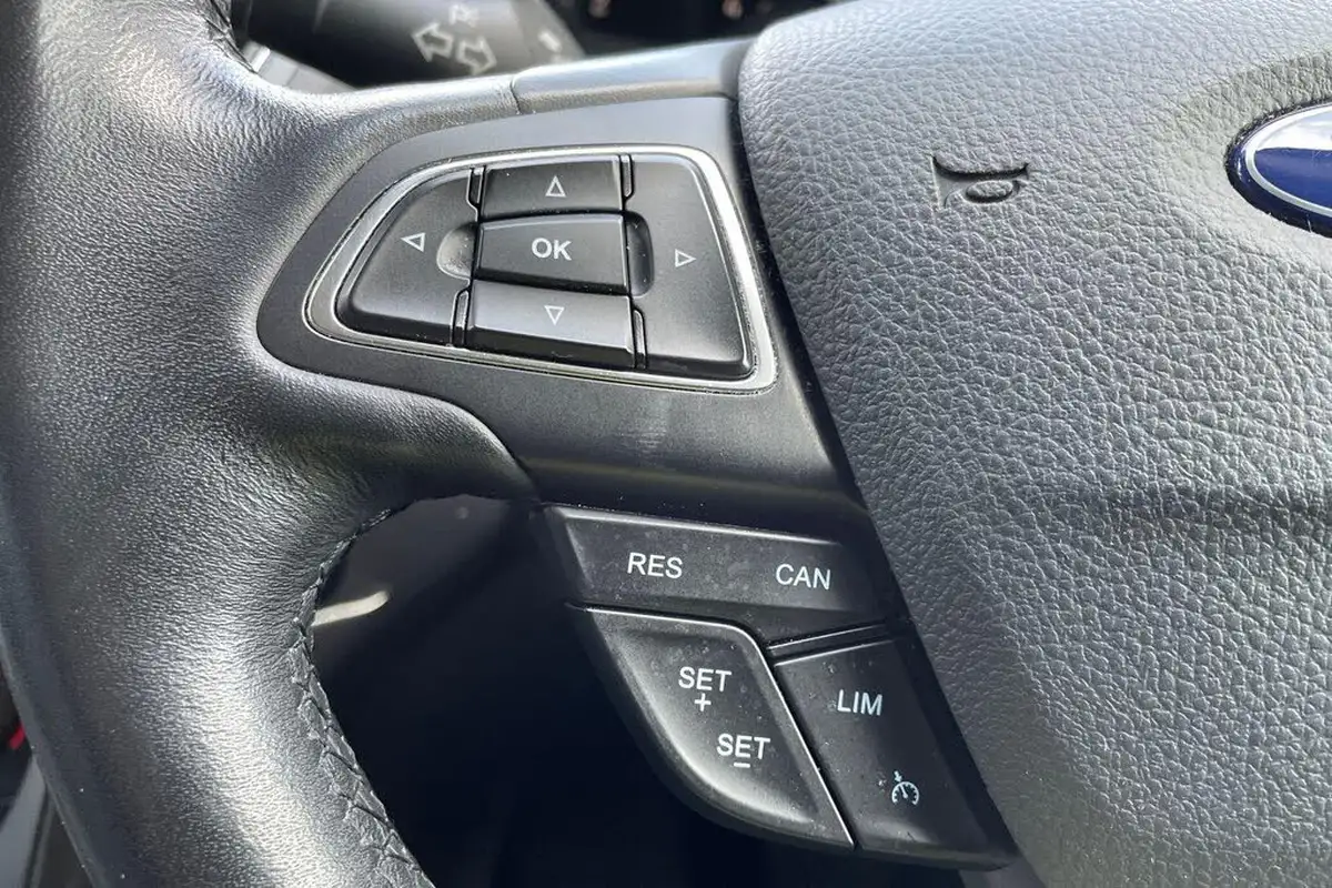 2017-ford-c-max-15tdci-titanium-powershift-big-17