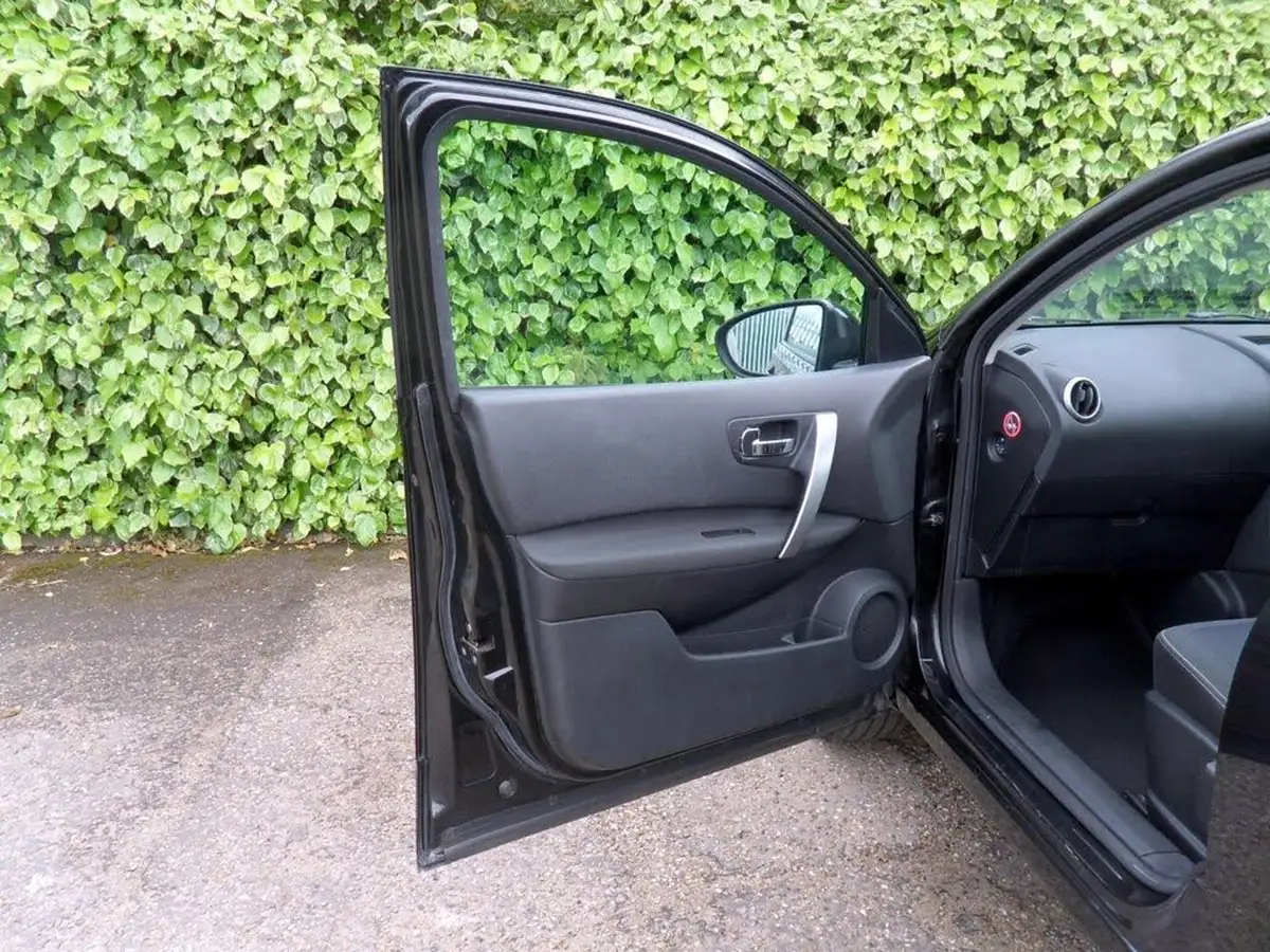 2012-nissan-qashqai-15td-n-tec-big-51