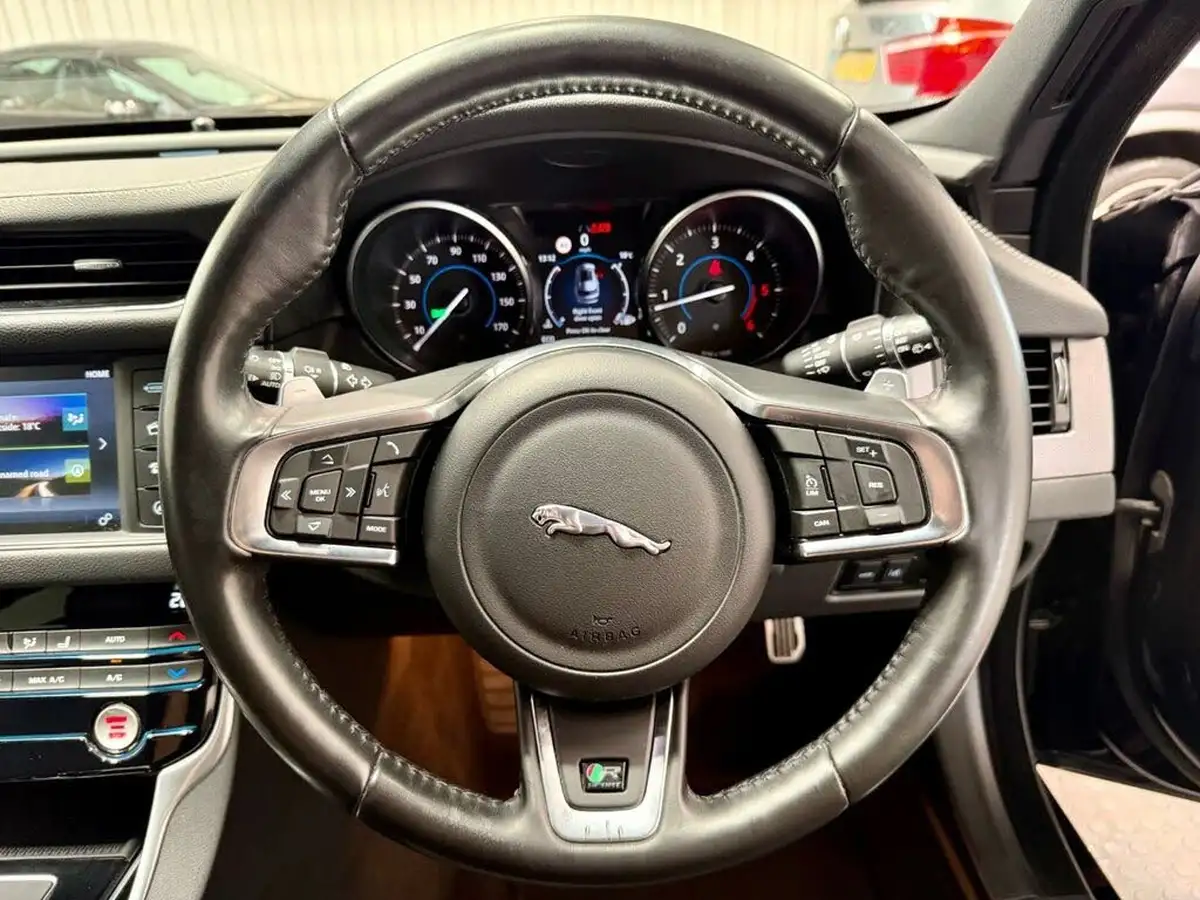 2018-jaguar-xf-20td-r-sport-180ps-sportbrake-5d-1999cc-auto-big-11