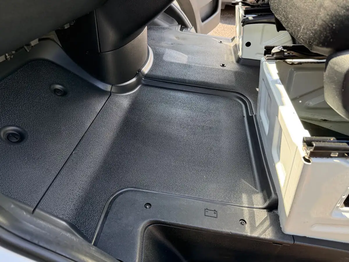 2018-mercedes-benz-sprinter-21cdi-311-l2h1-panel-van-rwd-eco-gear-360-big-26