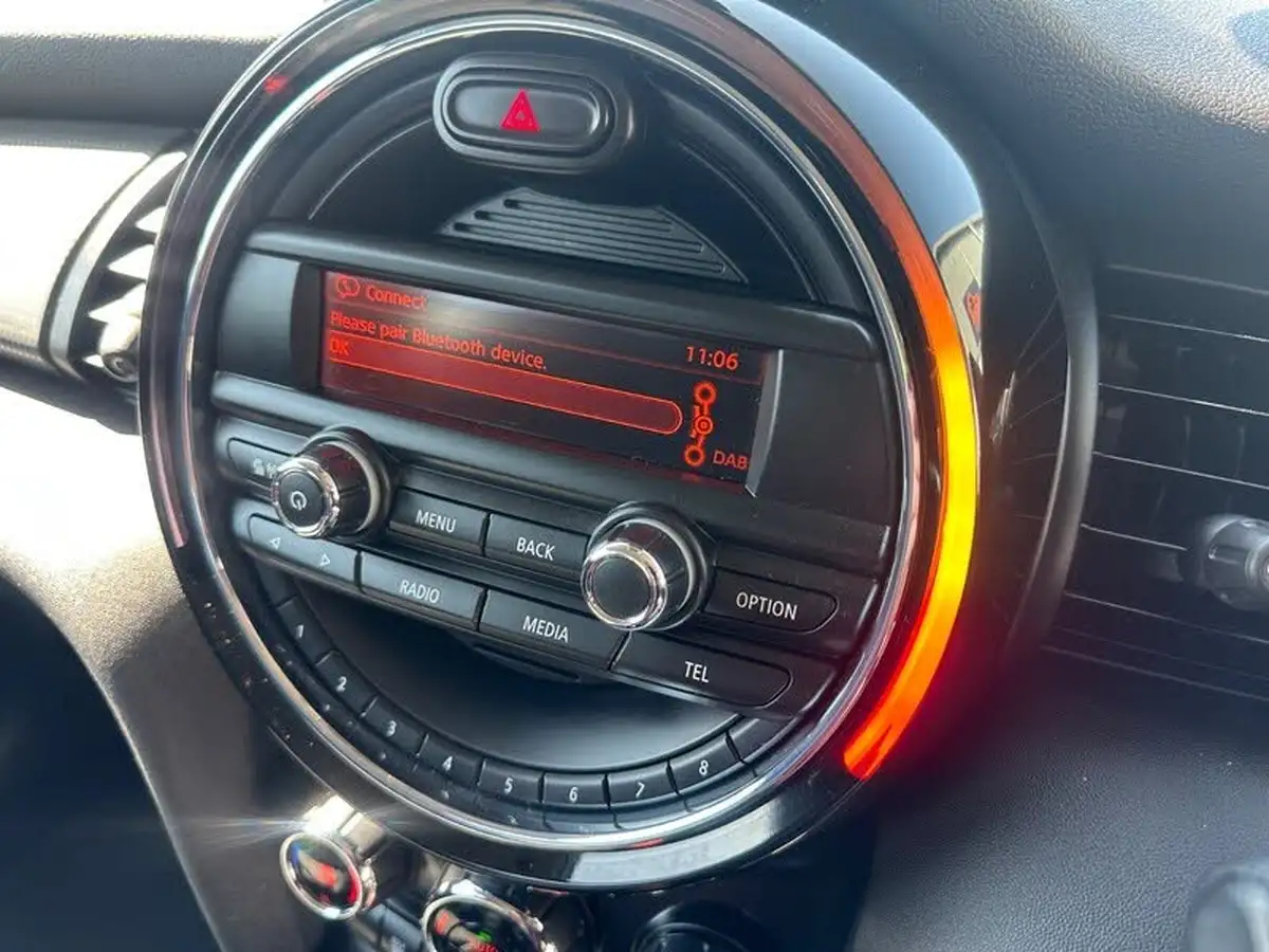 2015-mini-cooper-15-cooper-5d-big-23