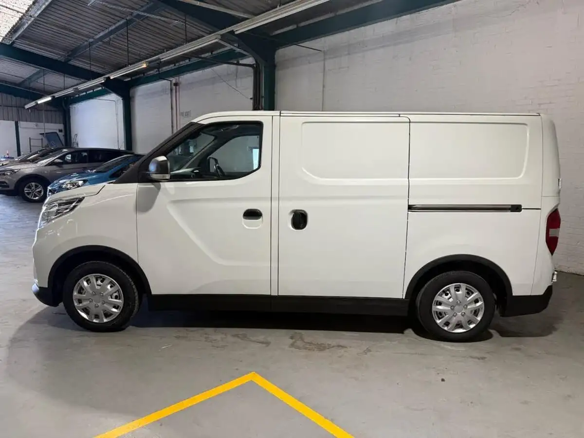 2021-maxus-e-deliver-3-e-l1h1-35kwh-big-16