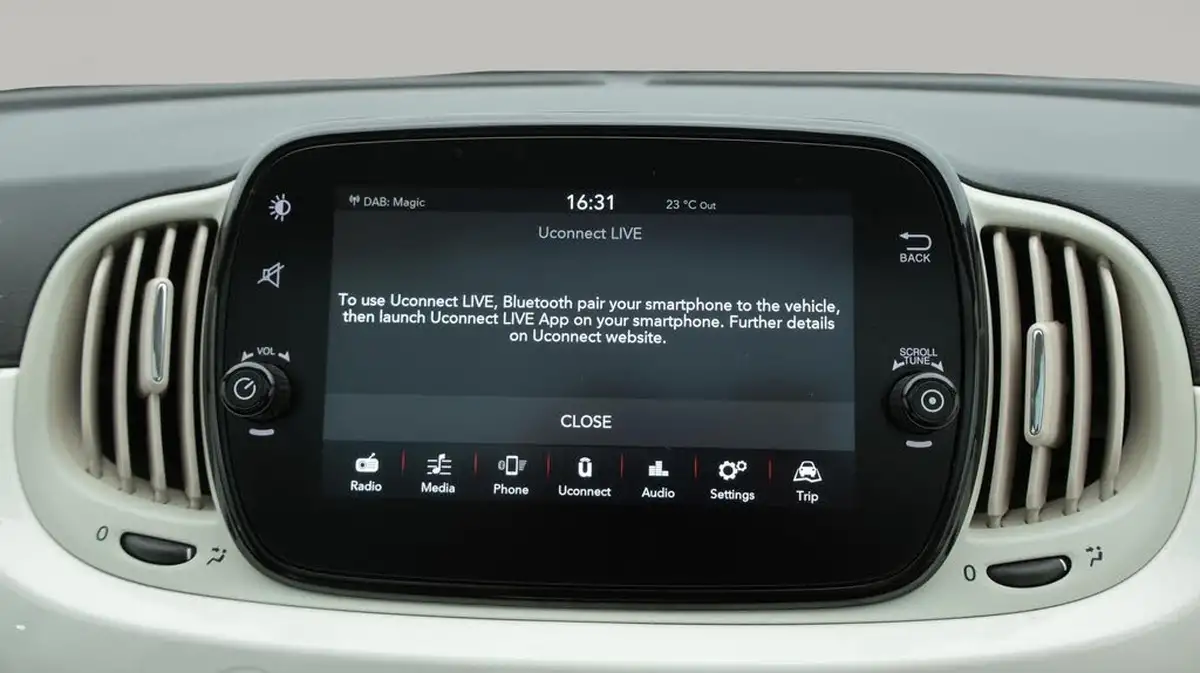 2020-fiat-500-12-lounge-dualogic-big-26