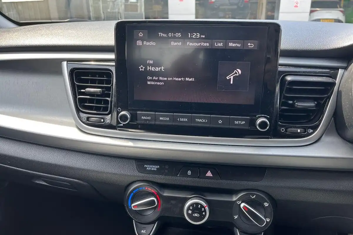2023-kia-rio-10-t-gdi-2-big-11