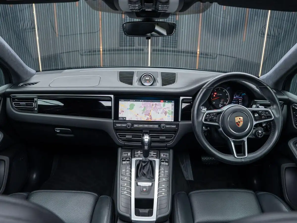 2020-porsche-macan-29-v6-turbo-big-38