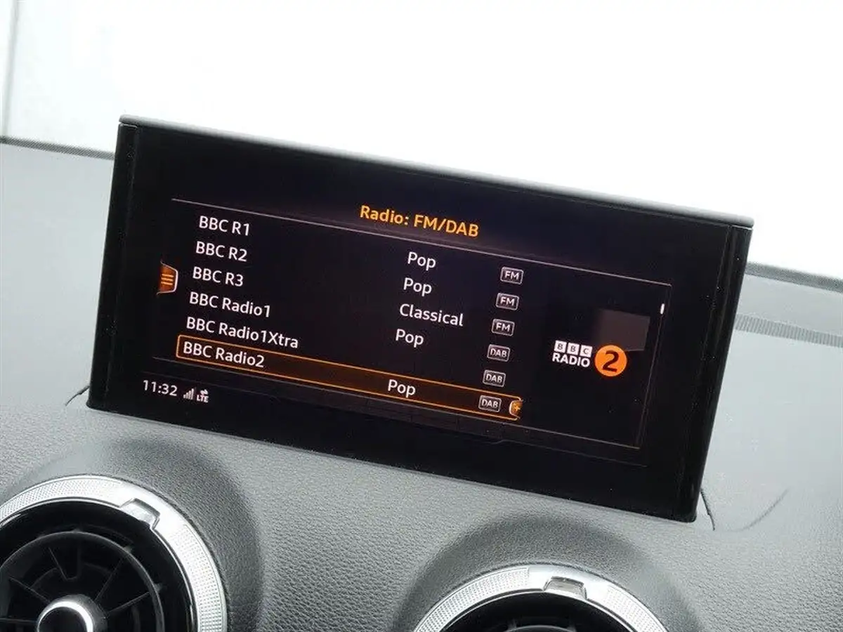 2023-audi-q2-15-35-tfsi-s-line-tronic-big-24
