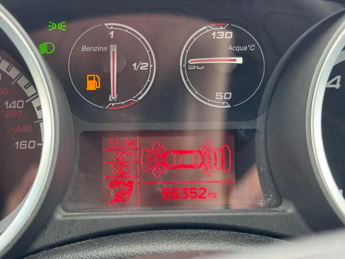 2015-alfa-romeo-giulietta-14-tb-qv-line-big-39