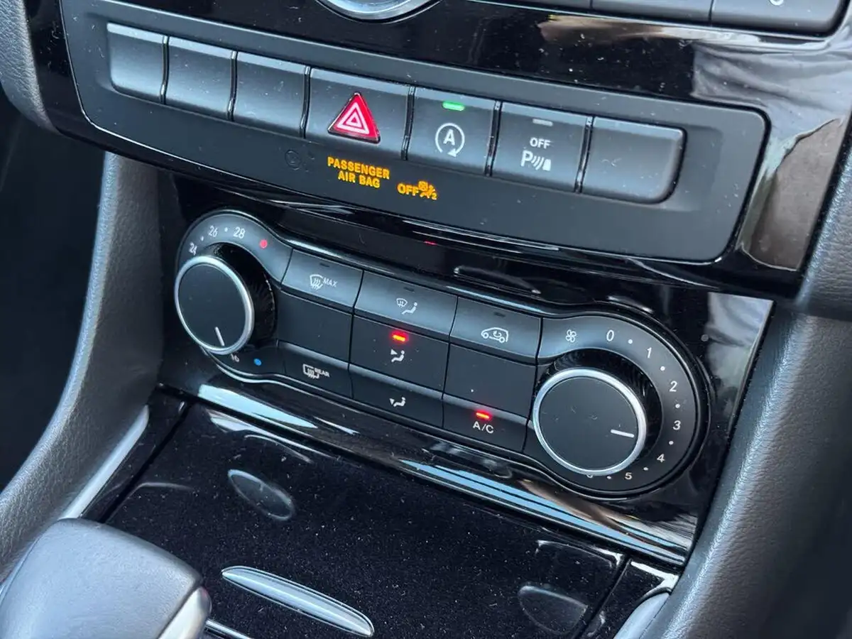 2019-infiniti-qx30-22d-luxe-big-29