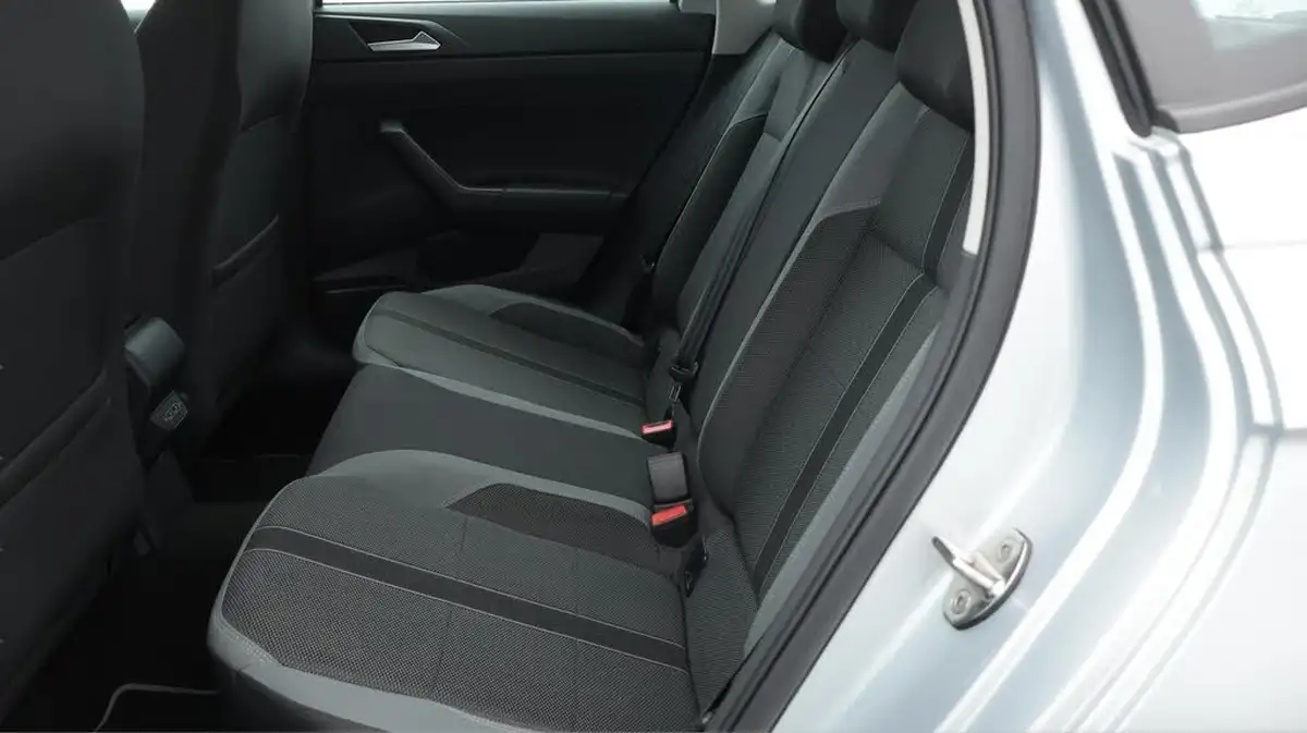 2018-volkswagen-polo-10-tsi-sel-115ps-5d-dsg-big-16