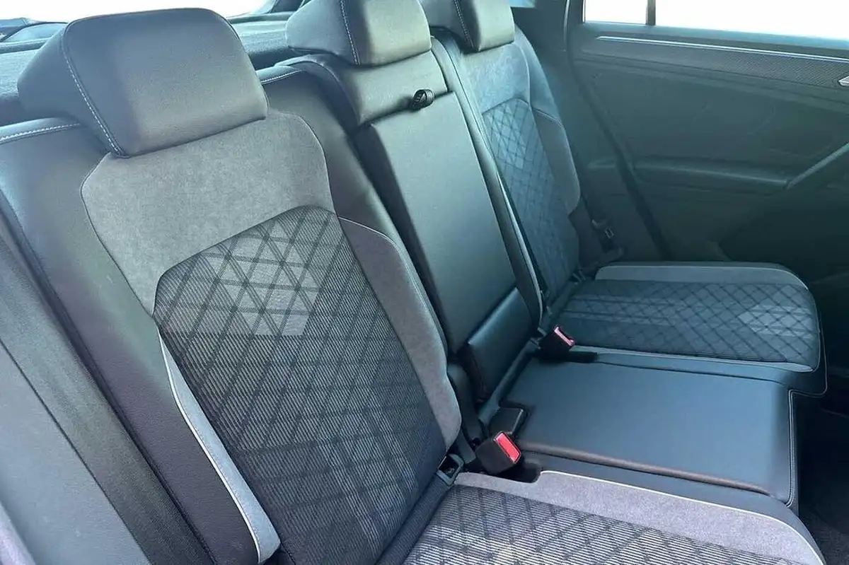 2023-volkswagen-tiguan-15-tsi-r-line-edition-big-7