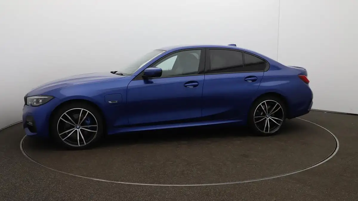 2022-bmw-3-series-20-330e-m-sport-pro-pack-saloon-4d-big-65
