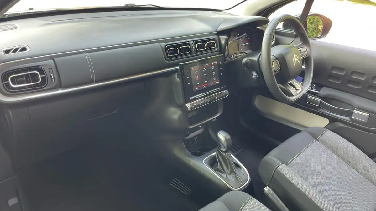 2023-citroen-c3-12-puretech-c-series-edition-110ps-ss-eat6-big-11
