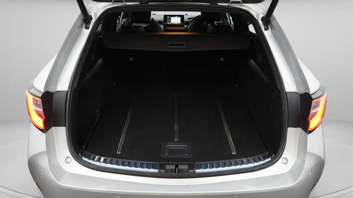 2020-toyota-corolla-20-vvt-i-excel-spare-wheel-touring-sports-big-26