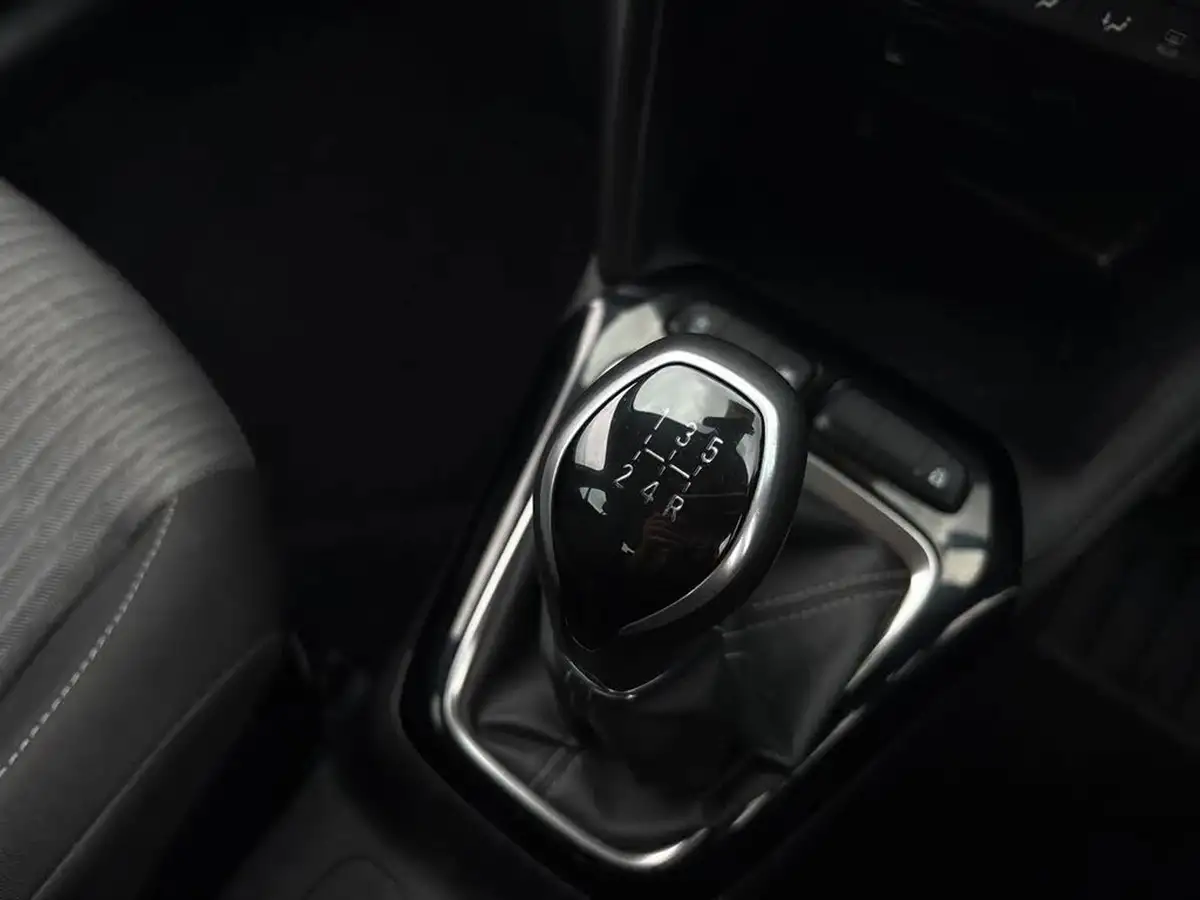 2020-vauxhall-corsa-12i-se-big-31