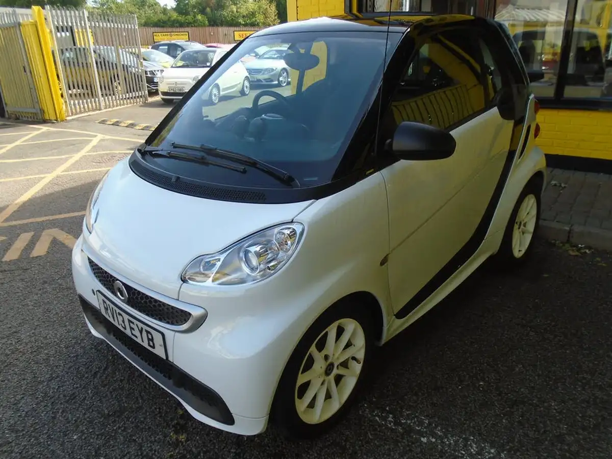 2013-smart-fortwo-10-passion-71bhp-coupe-big-1