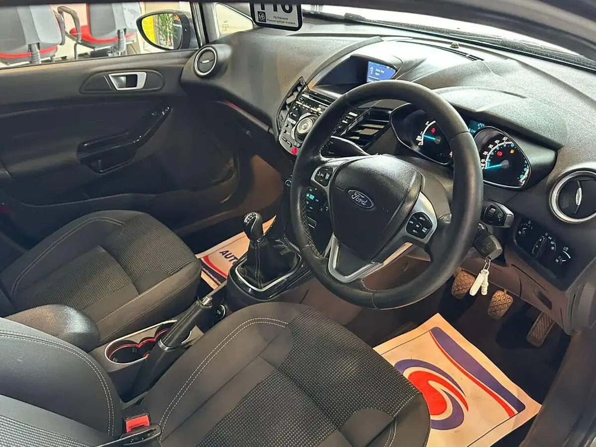 2016-ford-fiesta-10t-titanium-100ps-ecoboost-ss-5d-big-23