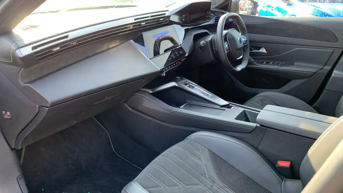 2024-peugeot-308-16-puretech-gt-180ps-big-11