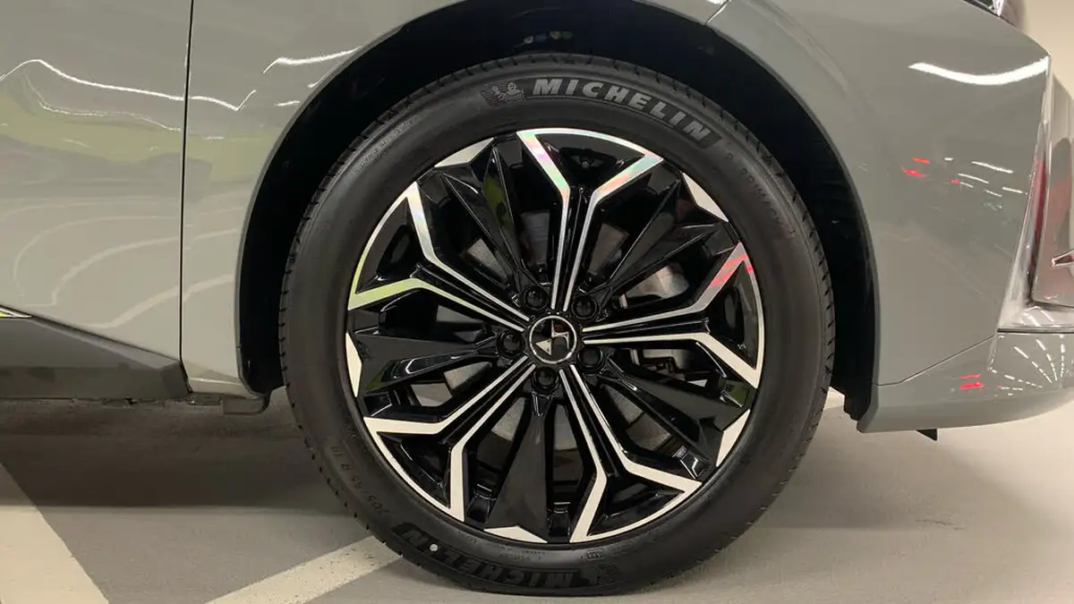2024-ds-ds-4-e-tense-rivoli-big-16
