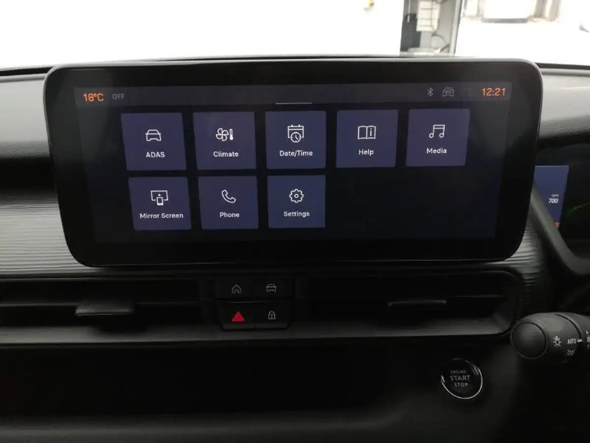 2025-jeep-avenger-12-gse-altitude-big-15