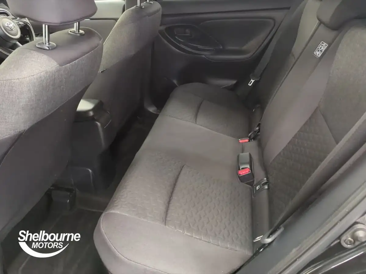 2024-toyota-yaris-cross-15-vvt-i-design-big-7
