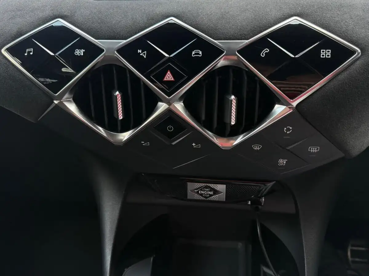 2019-ds-ds-3-crossback-12-puretech-performance-line-155ps-eat8-big-48