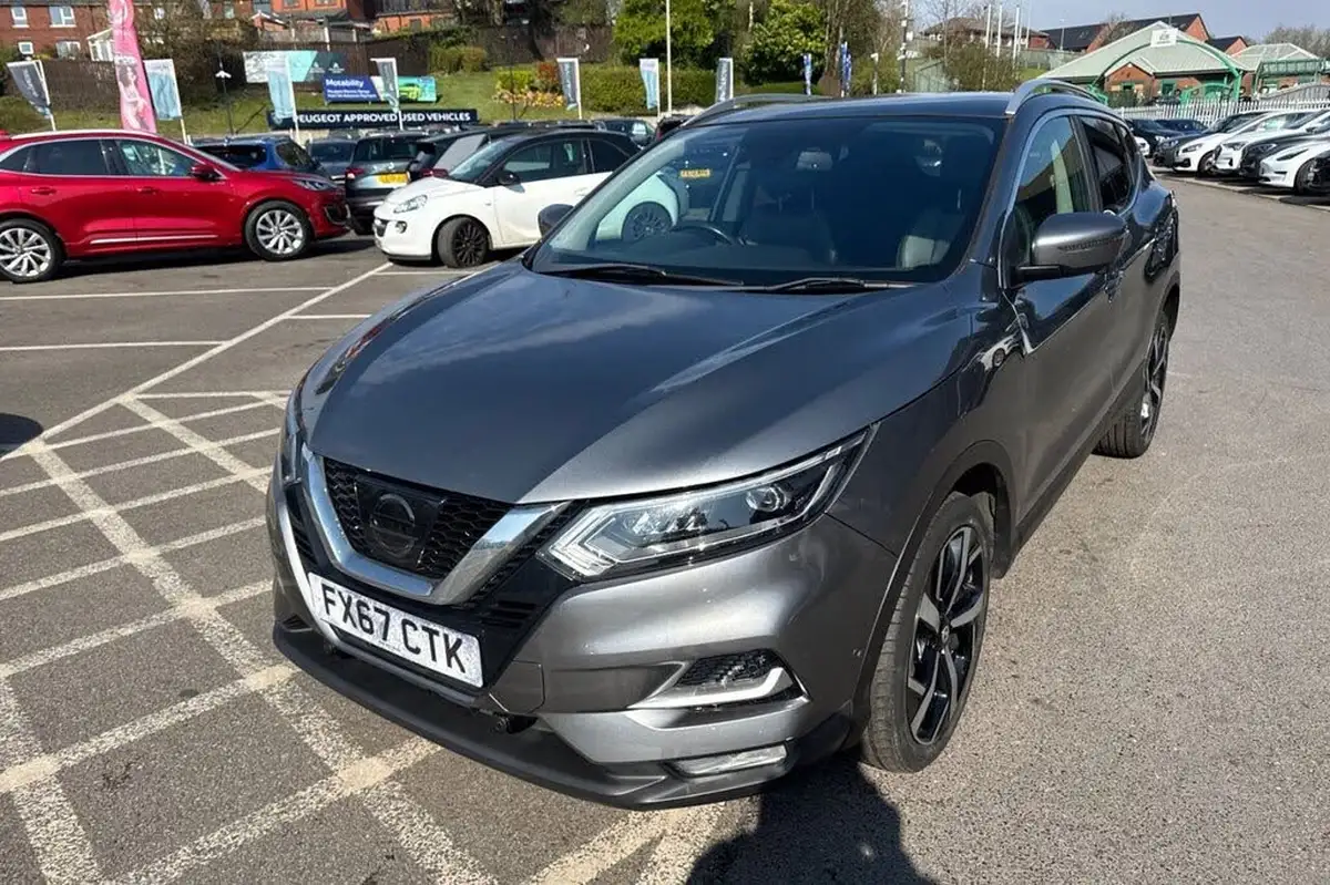 2017-nissan-qashqai-16-dig-t-tekna-big-30