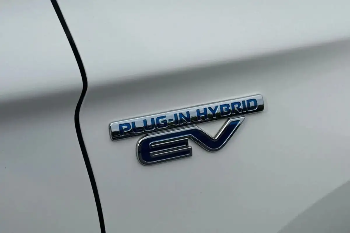 2017-mitsubishi-outlander-20-4hs-phev-5st-big-28