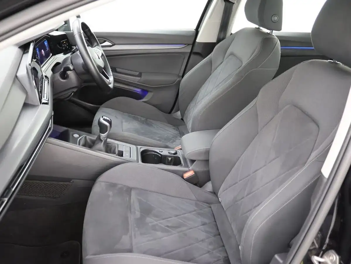 2021-volkswagen-golf-15-tsi-style-130ps-hatchback-big-21