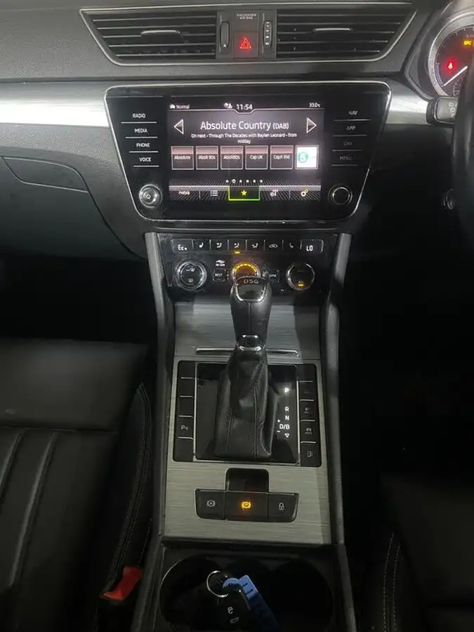 2021-skoda-superb-14-tsi-se-technology-156ps-estate-big-19