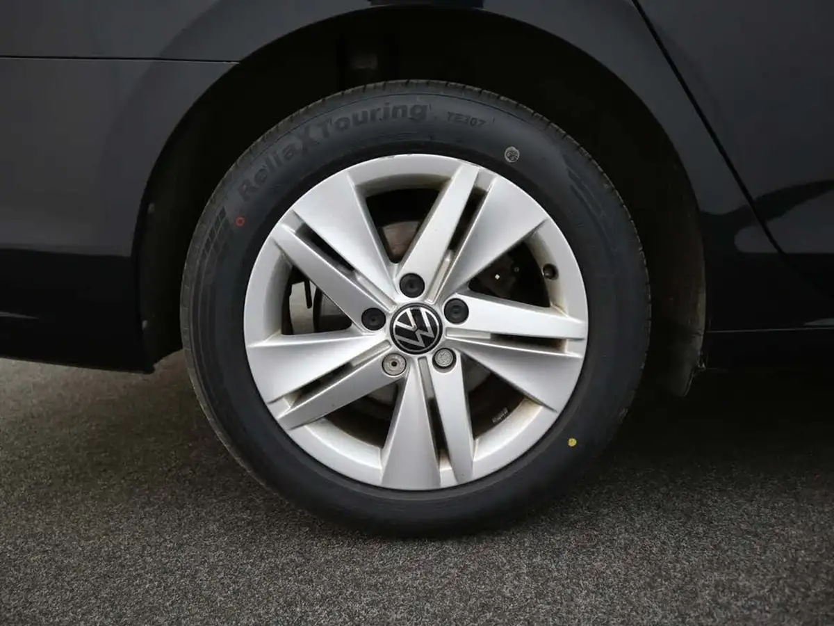 2023-volkswagen-golf-15-etsi-life-130ps-estate-big-6