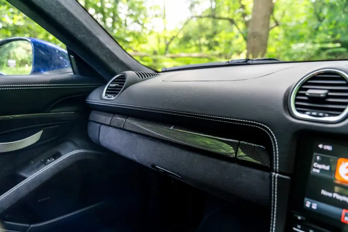 2020-porsche-cayman-718-40-cayman-gt4-big-15