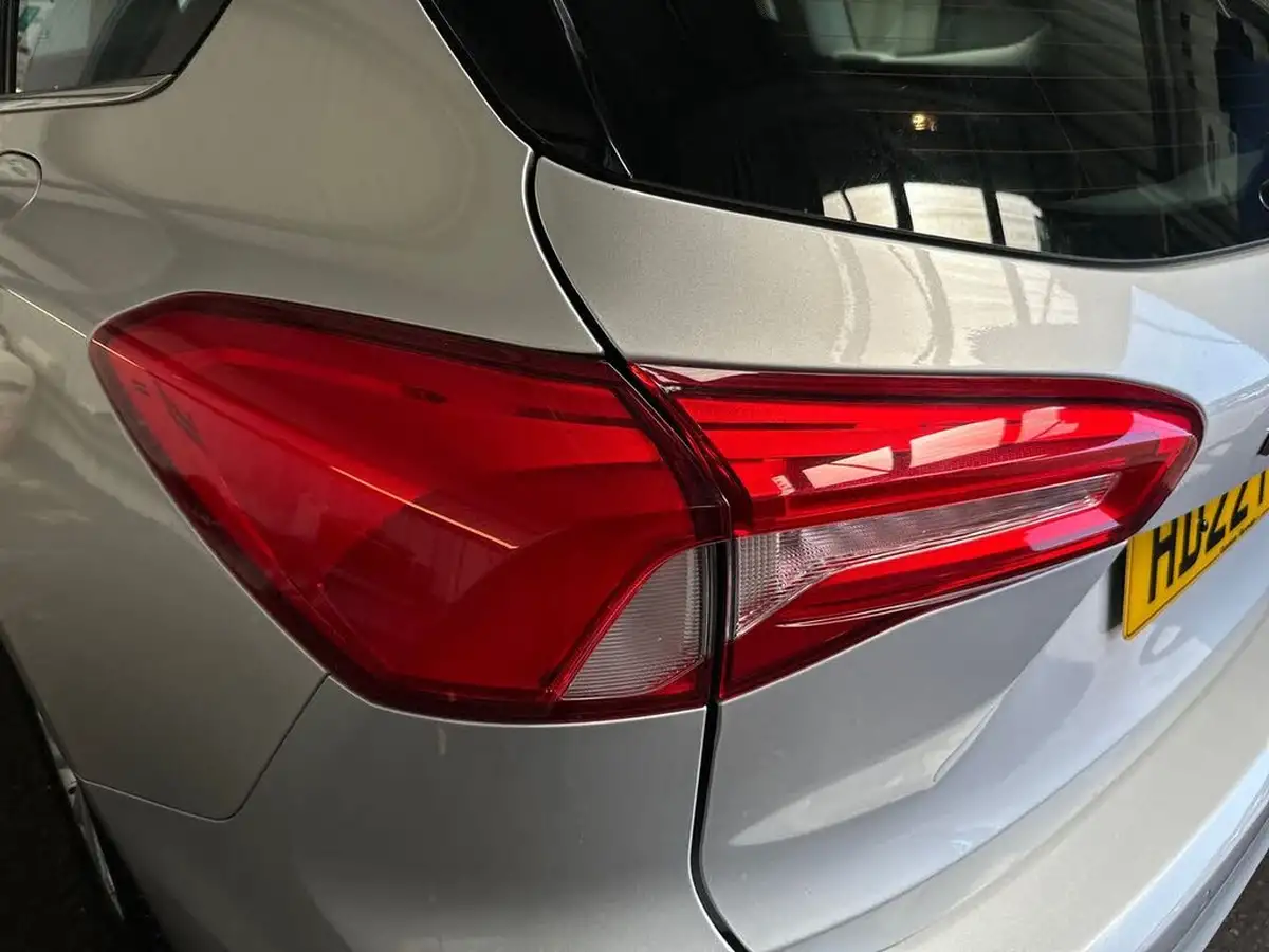 2022-ford-focus-10t-titanium-125ps-estate-big-32