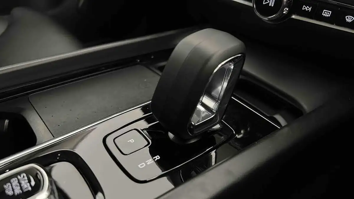 2023-volvo-v60-20-b3-plus-station-wagon-big-46