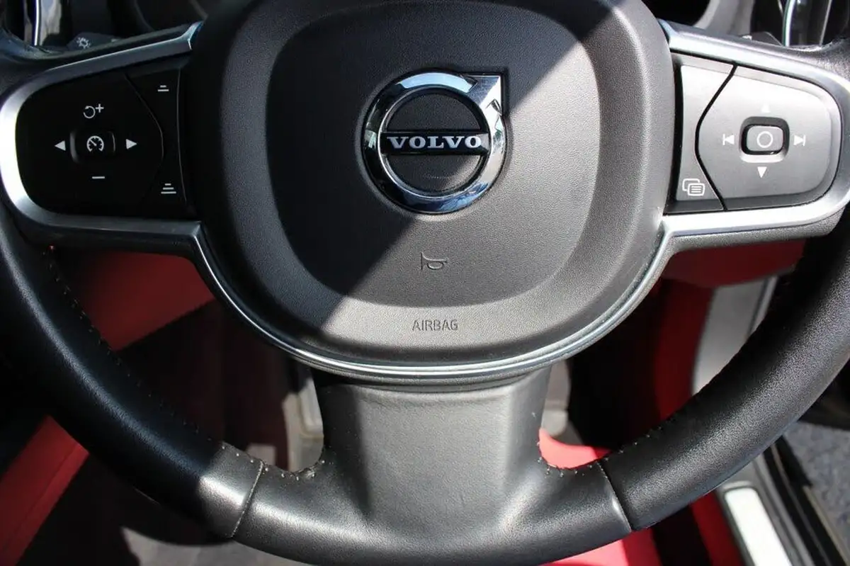 2018-volvo-v60-20td-d4-momentum-geartronic-big-9
