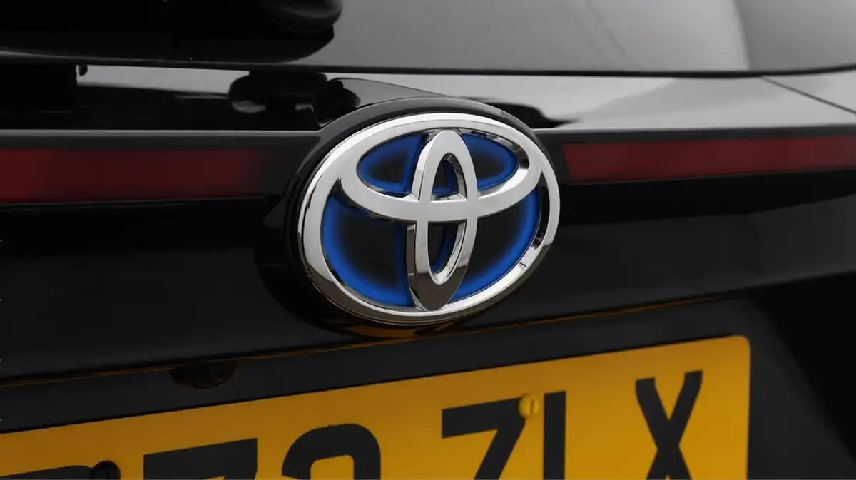 2022-toyota-yaris-cross-15-vvt-i-design-big-21