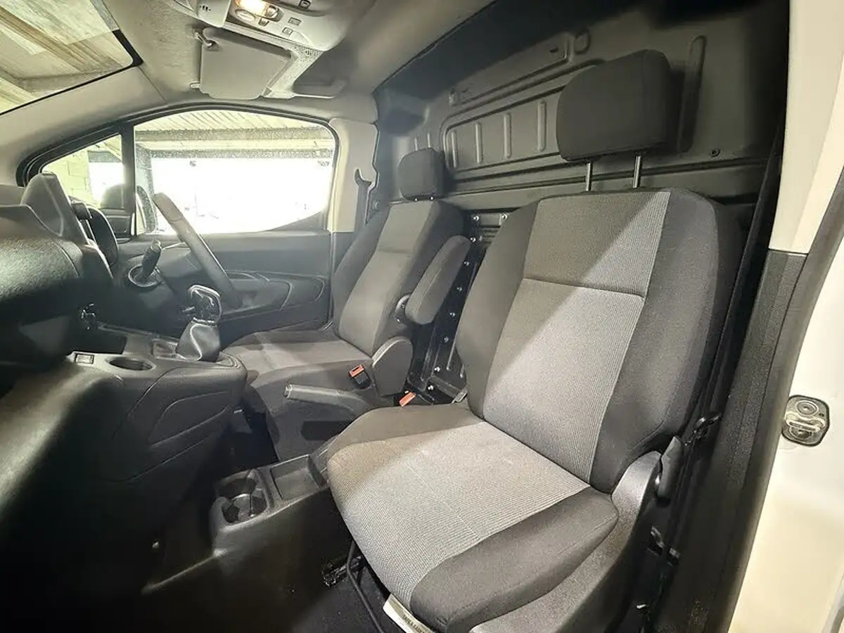 2020-vauxhall-combo-15cdti-sportive-2300-100pseu6d-t-l2h1-panel-big-36