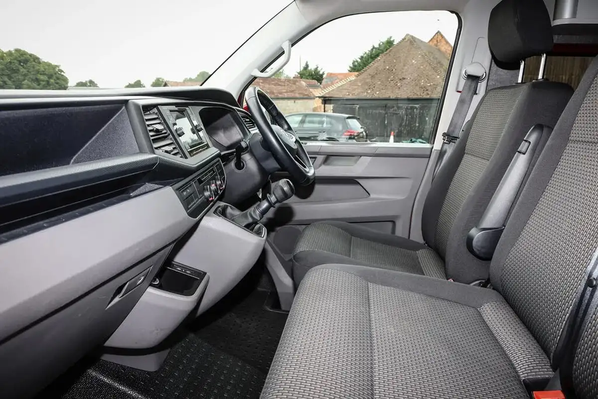2020-volkswagen-transporter-20tdi-t28-highline-bmt-swb-110pseu6dt-e-big-13