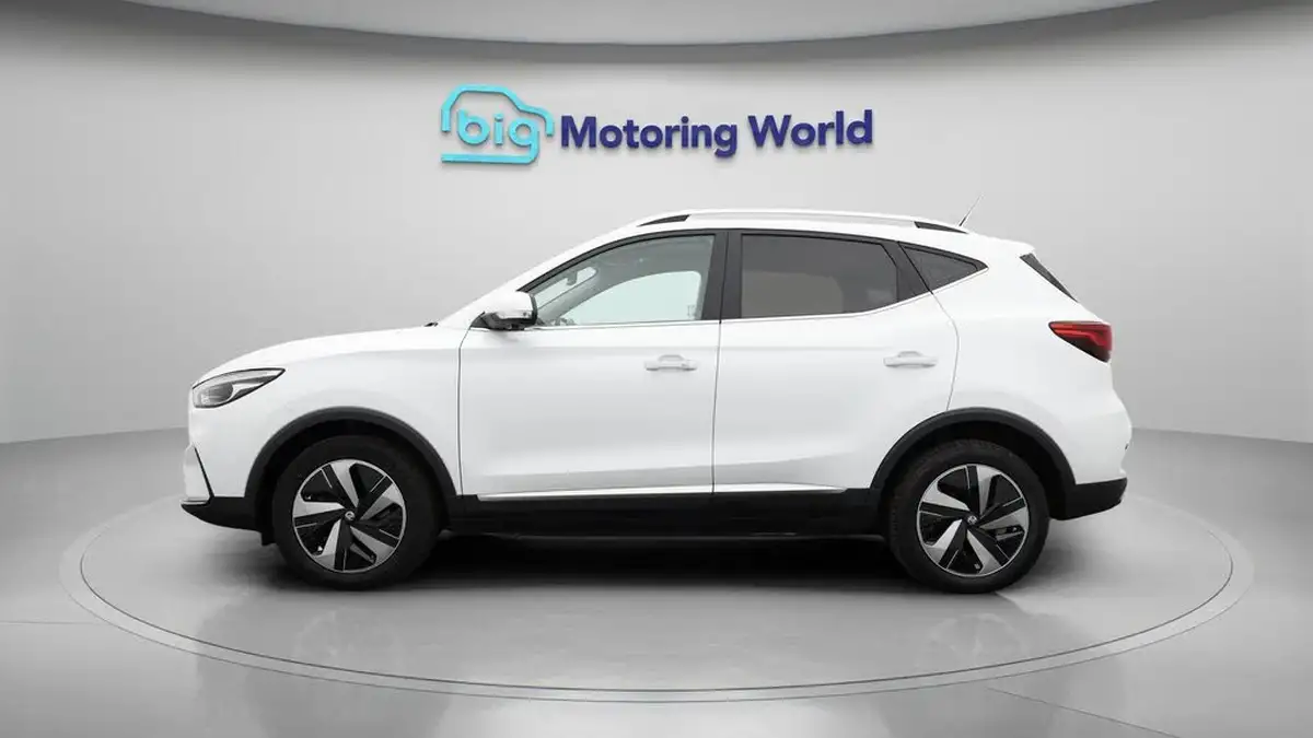 2022-mg-zs-suv-e-trophy-ev-156ps-long-range-big-4